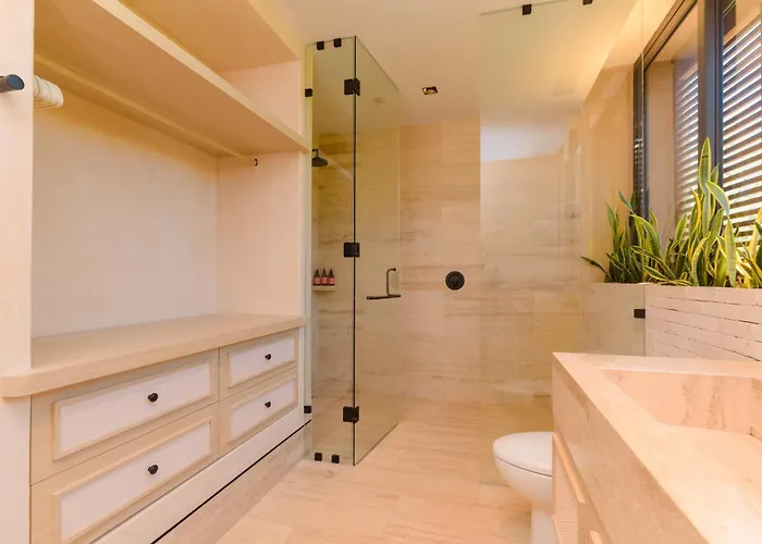 The Palm Luxury Corasol By Lumina *