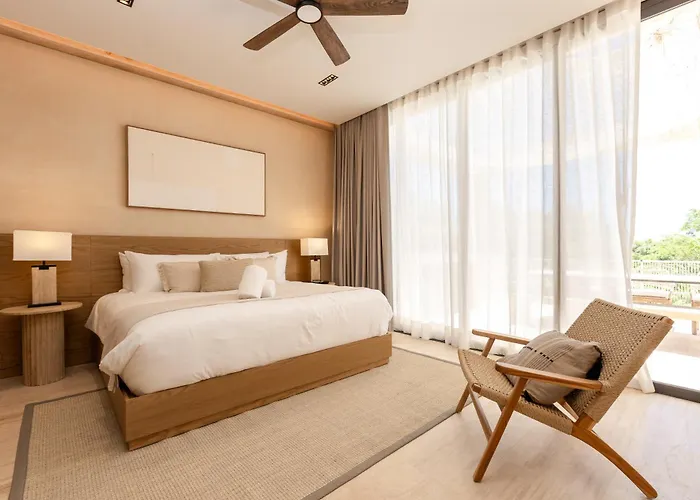 The Palm Luxury Corasol By Lumina