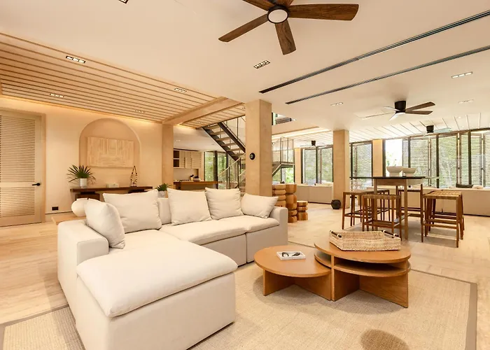 The Palm Luxury Corasol By Lumina