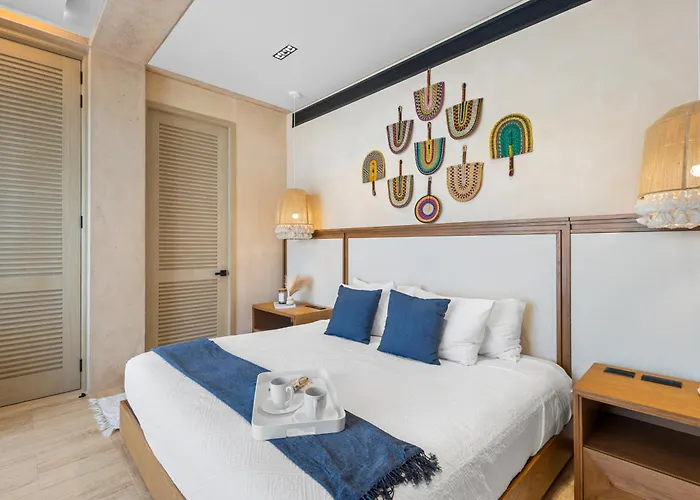 The Palm Luxury Corasol By Lumina